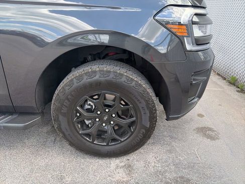 Used 2022 Ford Expedition Timberline image 3