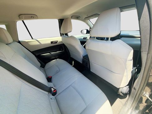 Used 2022 Toyota Corolla Cross LE image 29