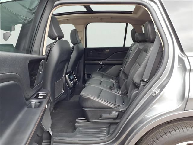 Used 2022 Lincoln Aviator Grand Touring w/ Equipment Group 301A AWD/4WD image 11