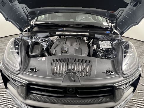 Certified 2026 Porsche Macan AWD/4WD image 22