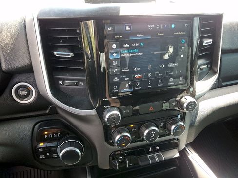 Used 2022 RAM 1500 Big Horn AWD/4WD image 14