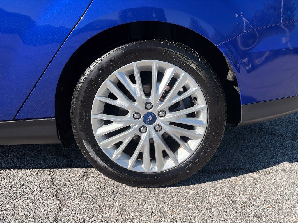 Used 2015 Ford Focus Titanium FWD image 36