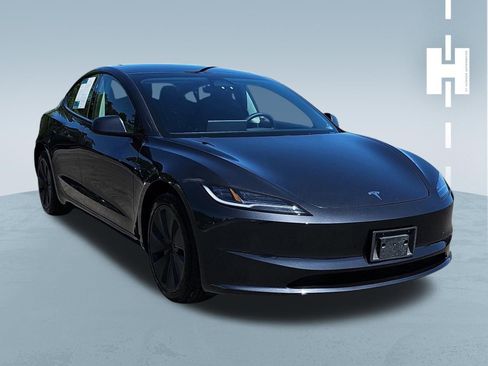 Used 2024 Tesla Model 3 Standard Range image 1