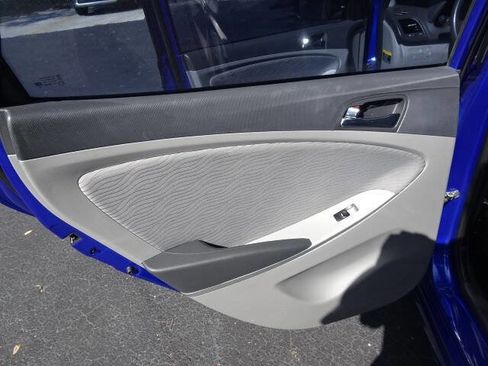 Used 2014 Hyundai Accent GLS w/ Option Group 2 image 26