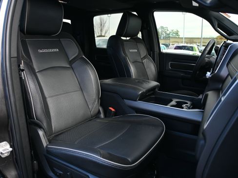 Used 2024 RAM 2500 Laramie w/ Sport Appearance Package image 18