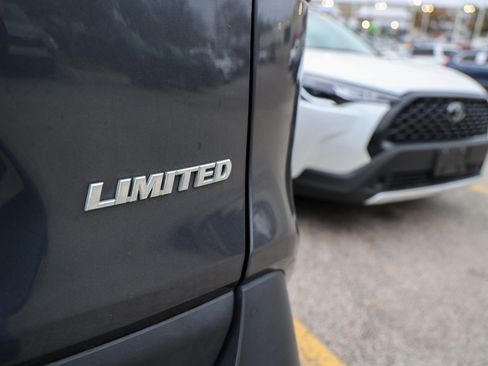 Used 2019 Toyota RAV4 Limited image 22