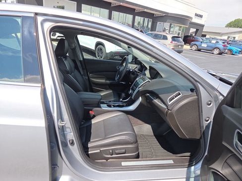 Used 2018 Acura TLX FWD image 15