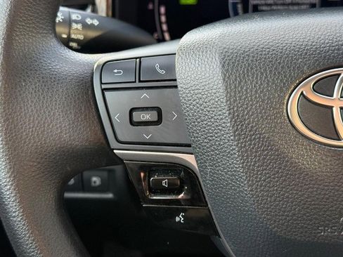 Used 2025 Toyota Camry LE image 20