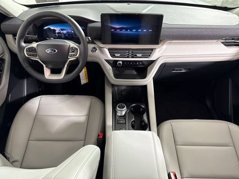 New 2026 Ford Explorer Active w/ Active Comfort Package AWD/4WD image 17