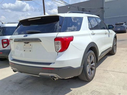 Used 2022 Ford Explorer XLT w/ Equipment Group 202A RWD image 8