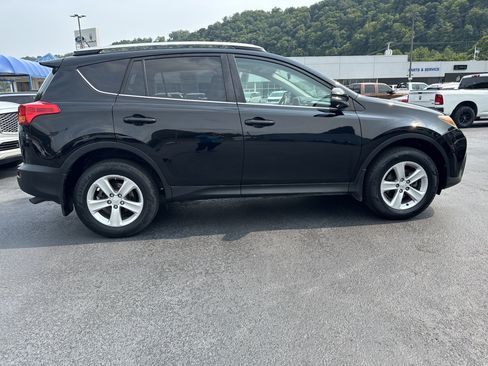 Used 2013 Toyota RAV4 XLE AWD/4WD image 8