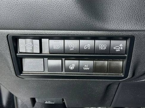 Used 2023 Toyota Tundra Limited AWD/4WD image 10