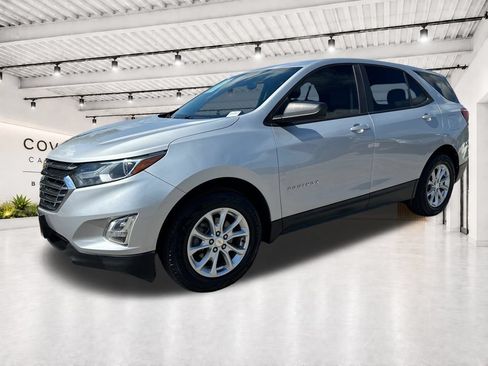 Used 2020 Chevrolet Equinox LS w/ LS Convenience Package FWD image 4