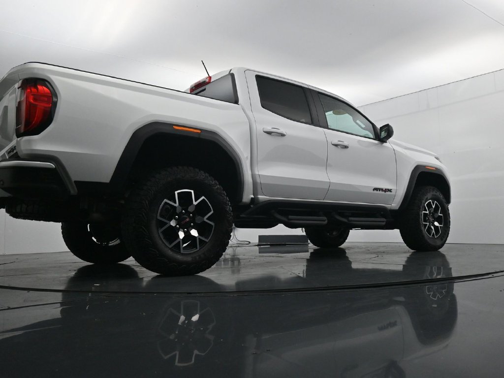 Used 2024 GMC Canyon AT4X AWD/4WD image 37