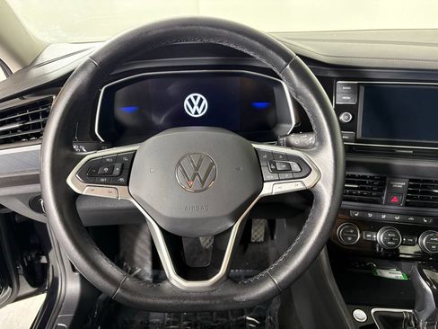 Used 2024 Volkswagen Jetta SE FWD image 26