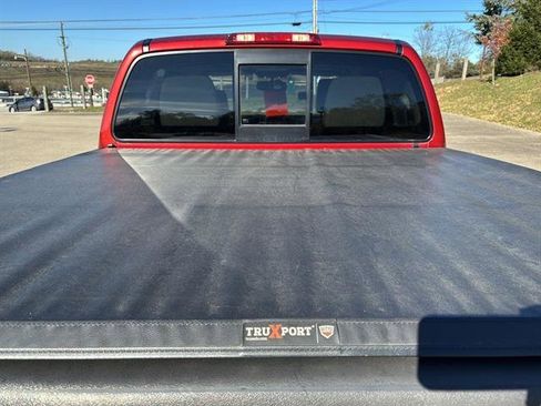 Used 2015 Nissan Frontier SL w/ Moonroof Package image 18