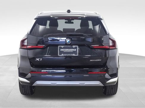 Used 2025 BMW X1 xDrive28i w/ Technology Package image 4