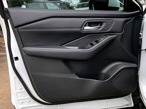 Used 2024 Nissan Rogue SL w/ SL Premium Package FWD image 22