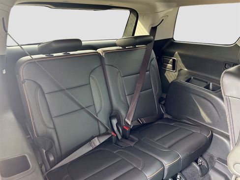 Used 2023 GMC Acadia AT4 w/ Technology Package image 28