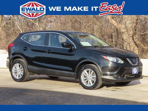 Used 2018 Nissan Rogue Sport S w/ S Appearance Package image 1