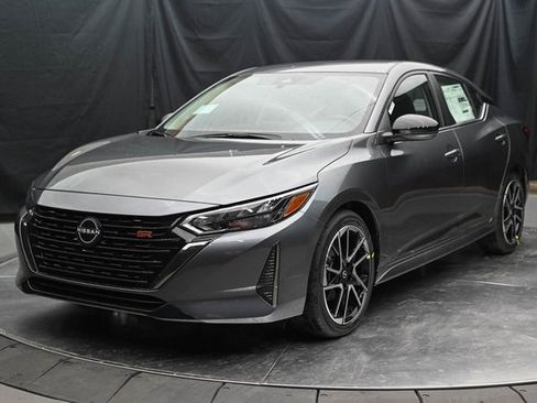 New 2025 Nissan Sentra SR image 6