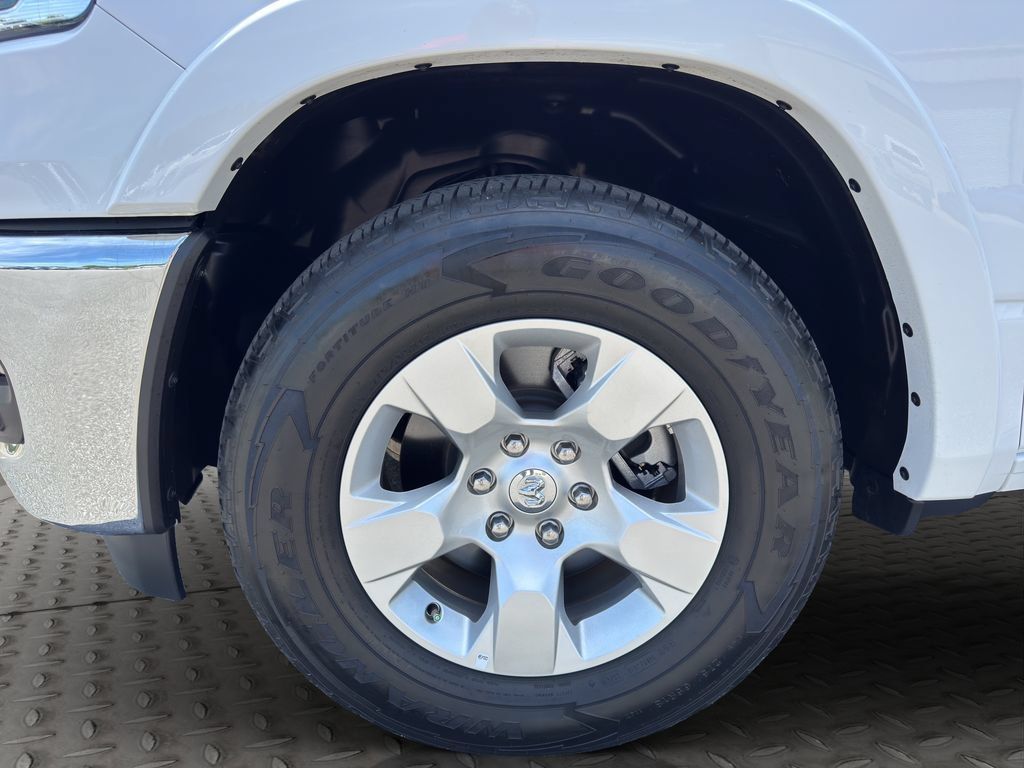 Used 2025 RAM 1500 Big Horn RWD image 15