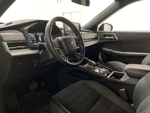 Used 2024 Mitsubishi Outlander Ralliart image 16