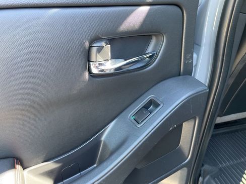 Used 2023 Nissan Frontier PRO-4X w/ Pro-4X Premium Package image 45