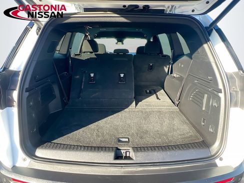 Used 2025 GMC Acadia Elevation image 35