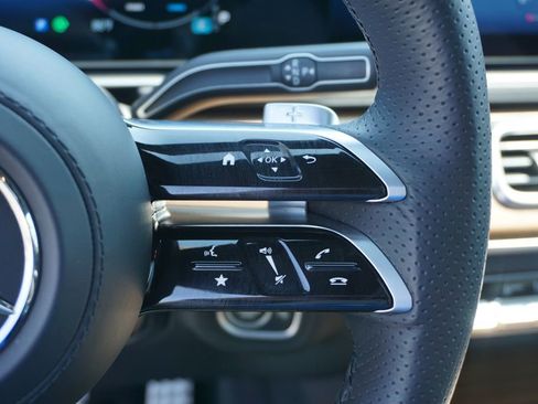 Certified 2025 Mercedes-Benz GLS 450 4MATIC image 20