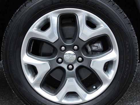 Used 2018 Jeep Compass Limited w/ Navigation Group image 10