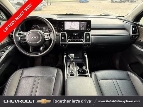 Used 2022 Kia Sorento EX w/ Panoramic Sunroof Package FWD image 11
