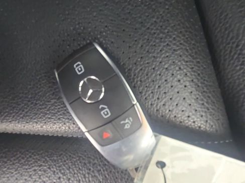 Used 2022 Mercedes-Benz GLC 300 4MATIC image 34