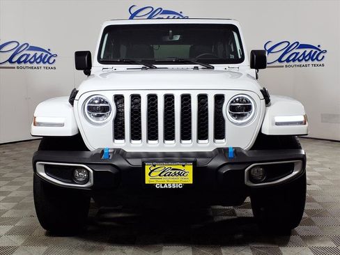 Used 2022 Jeep Wrangler Unlimited Sahara w/ Cold Weather Group image 3