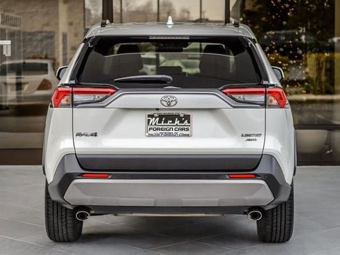 Used 2020 Toyota RAV4 Limited image 8