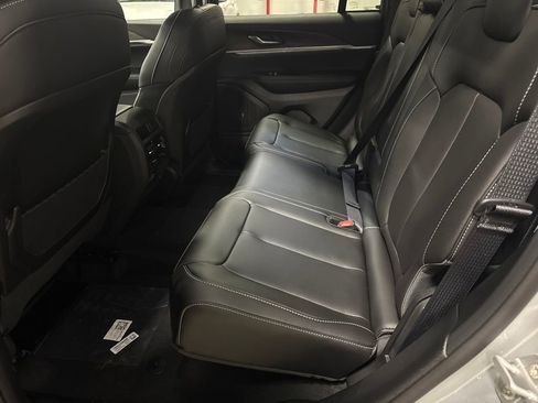 New 2025 Jeep Grand Cherokee Limited image 25