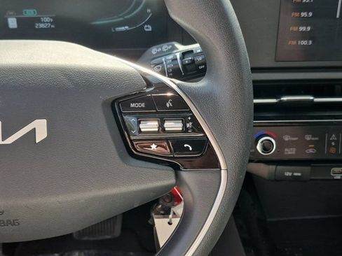 Used 2025 Kia Niro LX FWD image 21