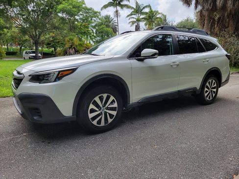 Used 2020 Subaru Outback Premium w/ Popular Package #1 AWD/4WD image 3