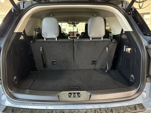 Used 2025 Ford Explorer Active w/ Active Comfort Package image 24