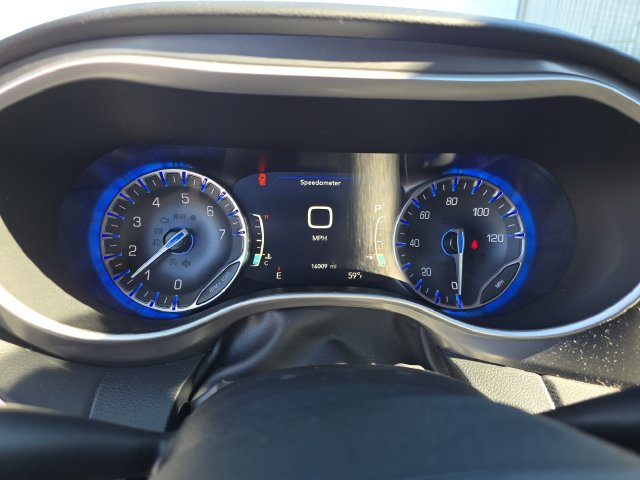 Used 2025 Chrysler Pacifica Select FWD image 26