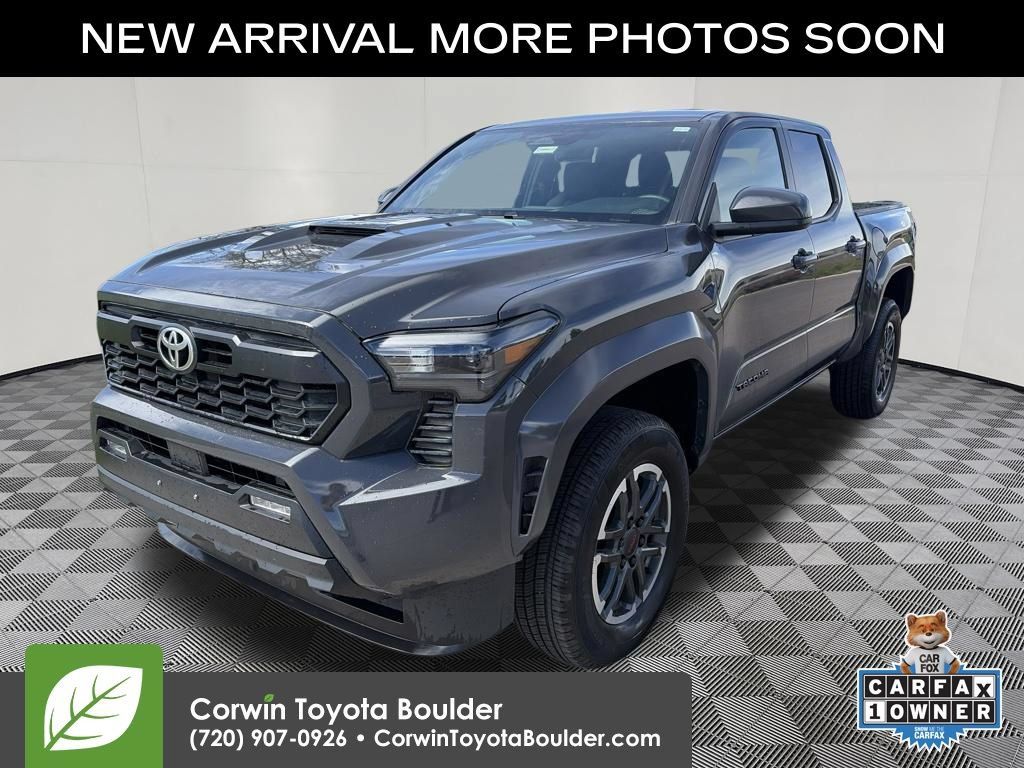 Used 2025 Toyota Tacoma TRD Sport AWD/4WD image 3