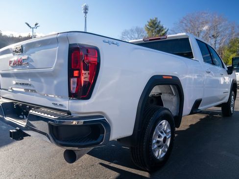 Used 2024 GMC Sierra 2500 SLE w/ SLE Convenience Package image 8