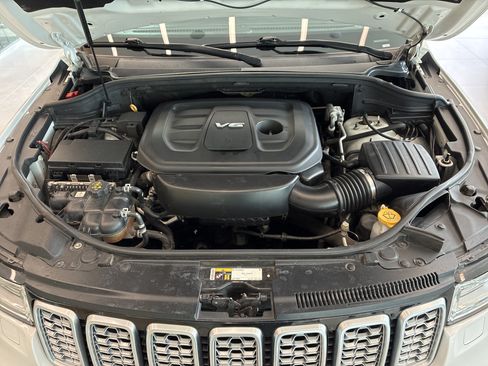 Used 2017 Jeep Grand Cherokee Summit AWD/4WD image 7