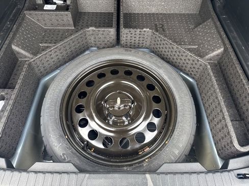 Used 2019 Ford Edge SEL image 49