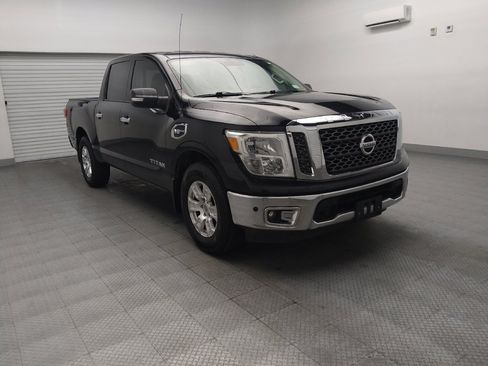 Used 2017 Nissan Titan SV RWD image 13