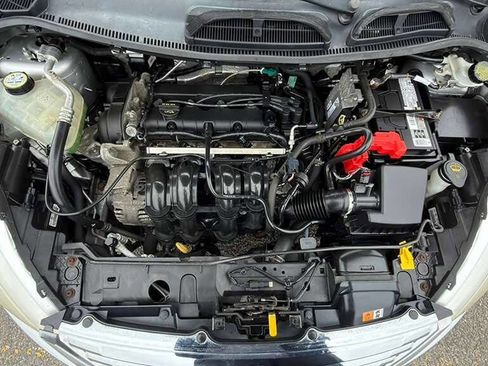 Used 2012 Ford Fiesta SE w/ Winter Pkg image 30