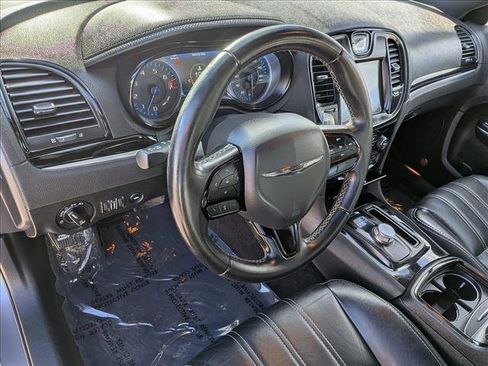 Used 2017 Chrysler 300 S image 10