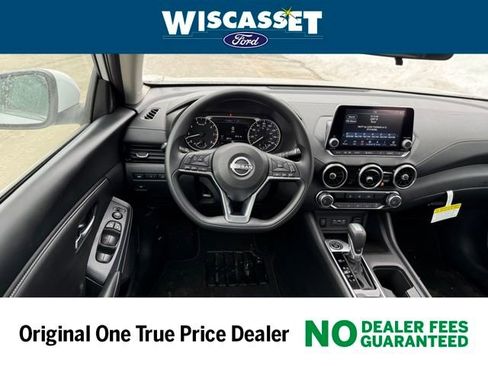 Used 2025 Nissan Sentra SV w/ Lighting Package image 7