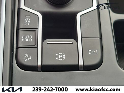 Certified 2025 Kia Sorento LX FWD image 28