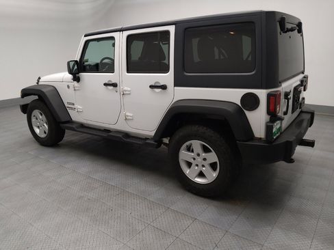 Used 2013 Jeep Wrangler Unlimited Sport image 3